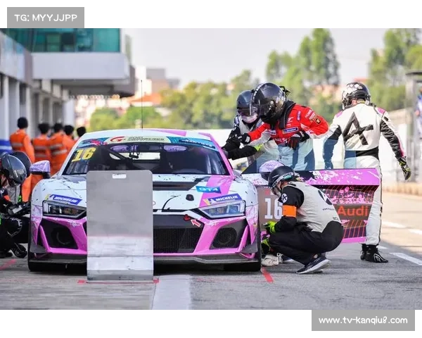 凯尔·道考斯速胜杰拉尔德·梅尔斯查特,中量级再添胜绩 凯尔·道考斯速胜杰拉尔德·梅尔斯查特,中量级再添胜绩